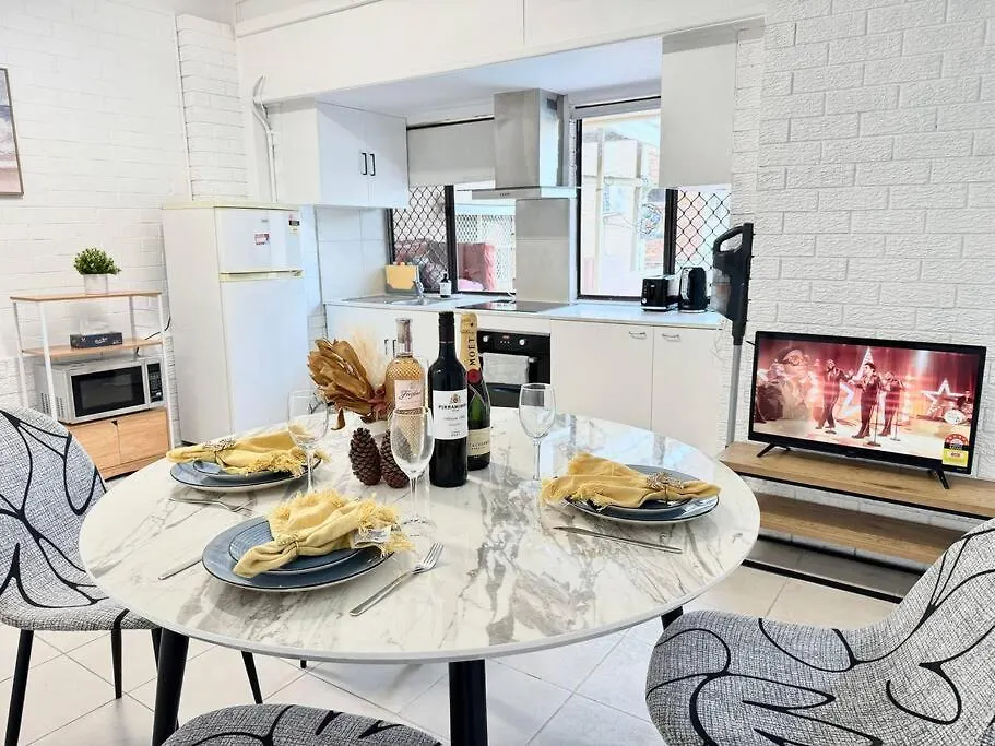 Macgregor 2Bed Studio 3Elc Brisbane 0*,  Australia